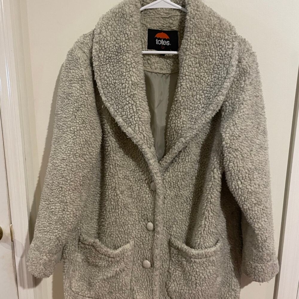 Totes oversized fuzzy jacket